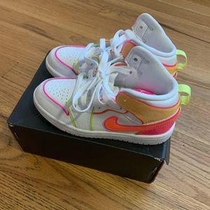 Girls Jordan 1 Mid Edge Glow Sneakers